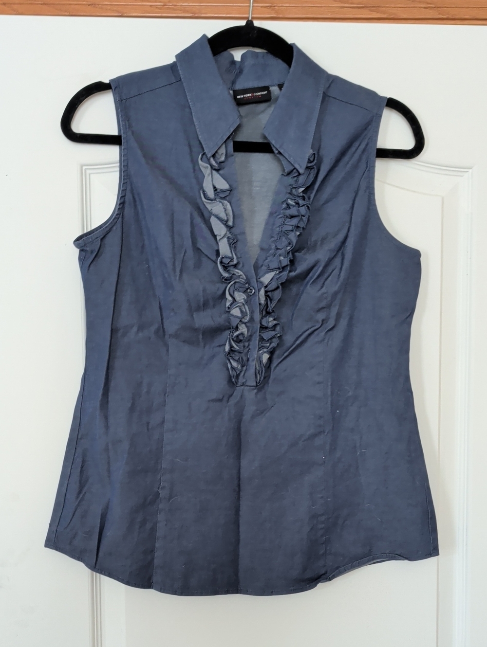 New York & Company Navy Ruffle-Trim Collared Sleeveless Shirt Tote3